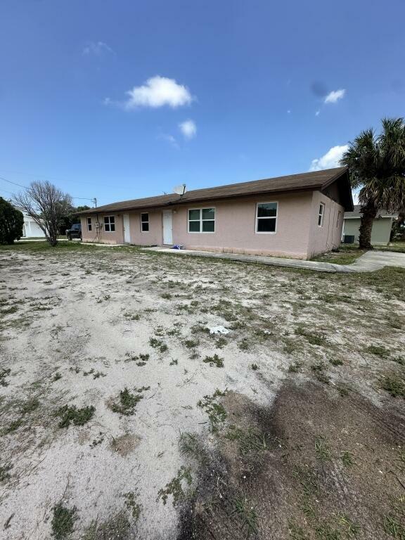 Property Photo:  1207 Avenue K  FL 34950 