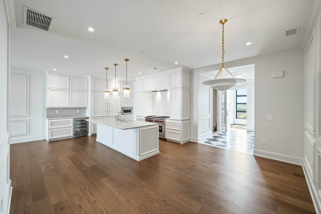 Property Photo:  595 60th Street S 402  IA 50265 