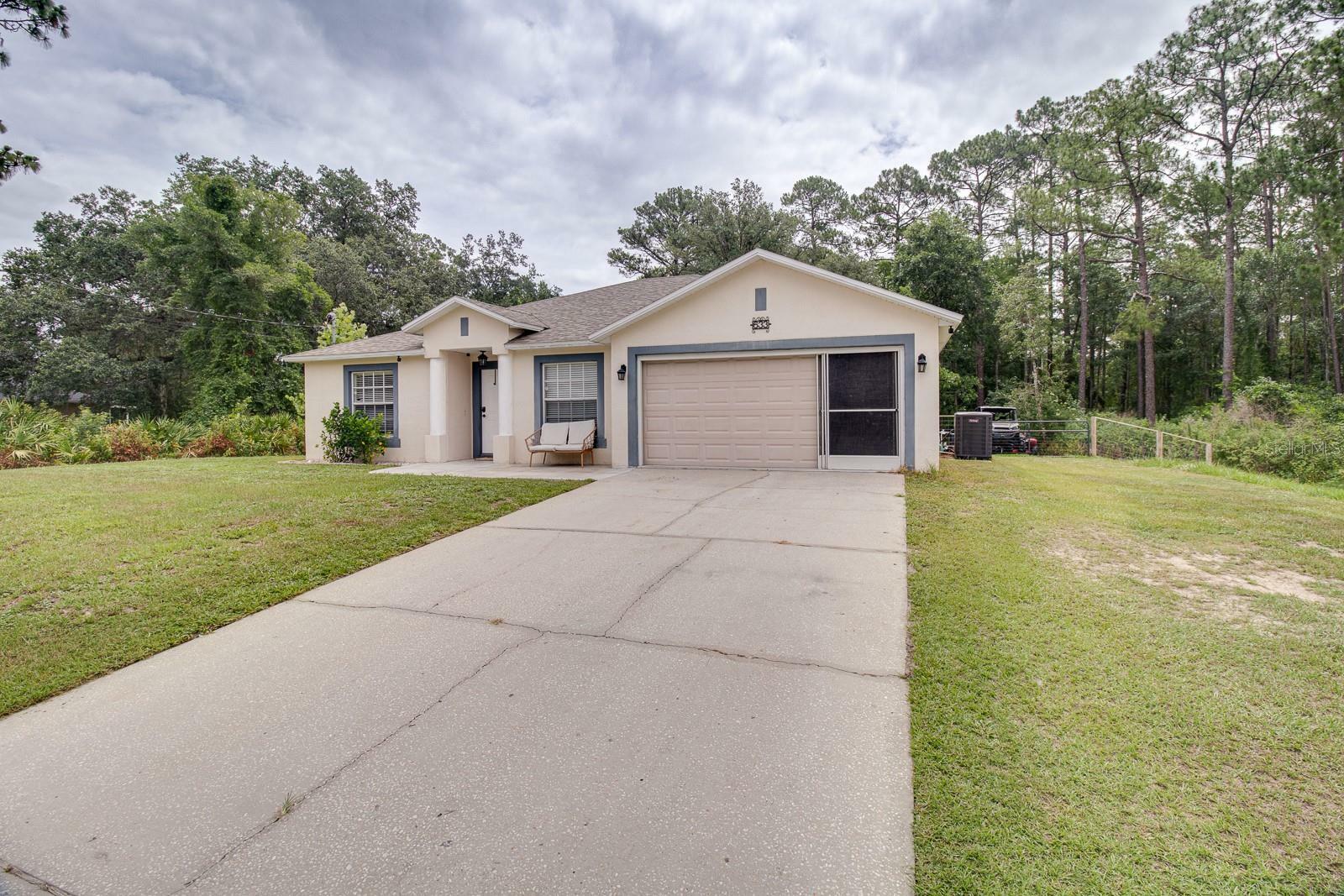 Property Photo:  633 Ridge Boulevard  FL 32724 