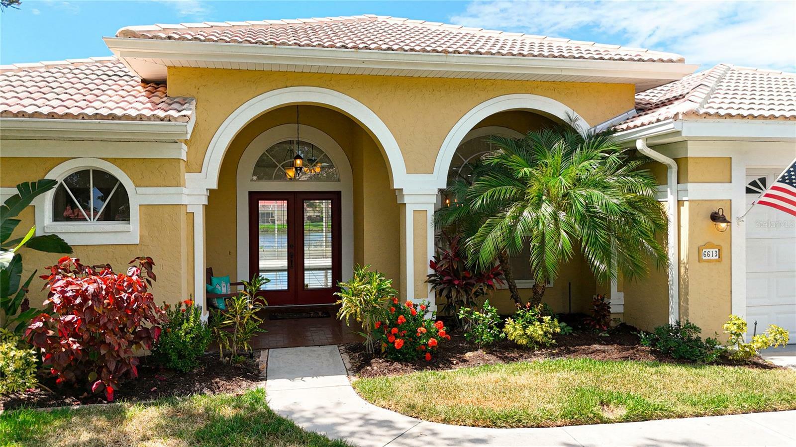 Property Photo:  6613 Deering Circle  FL 34240 