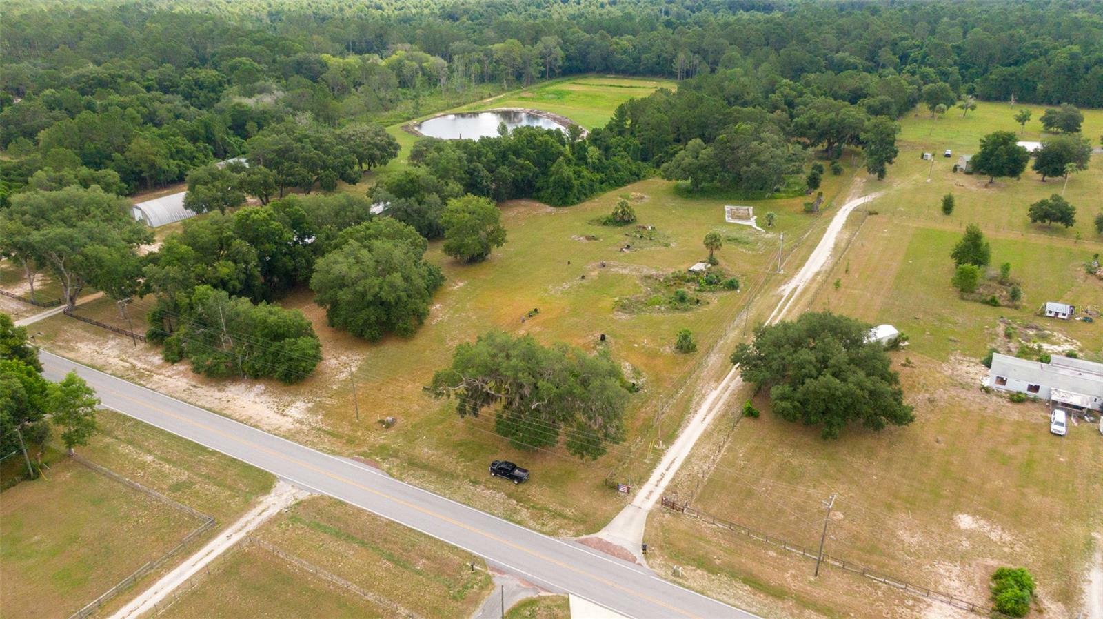 Property Photo:  11701 SE Highway 464  FL 32179 