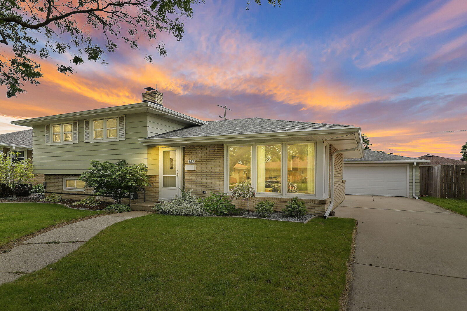 Property Photo: 823 Montclair Dr WI 53402