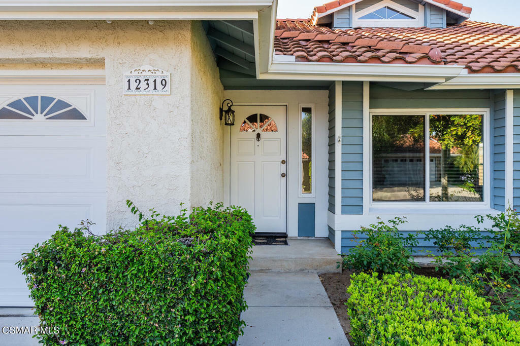 Property Photo: 12319 Willow Hill Drive CA 93021