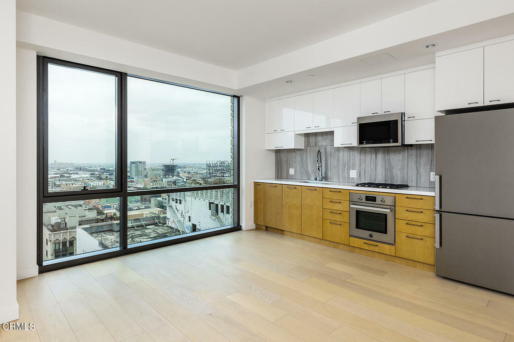 Property Photo:  400 S Broadway 1802  CA 90013 