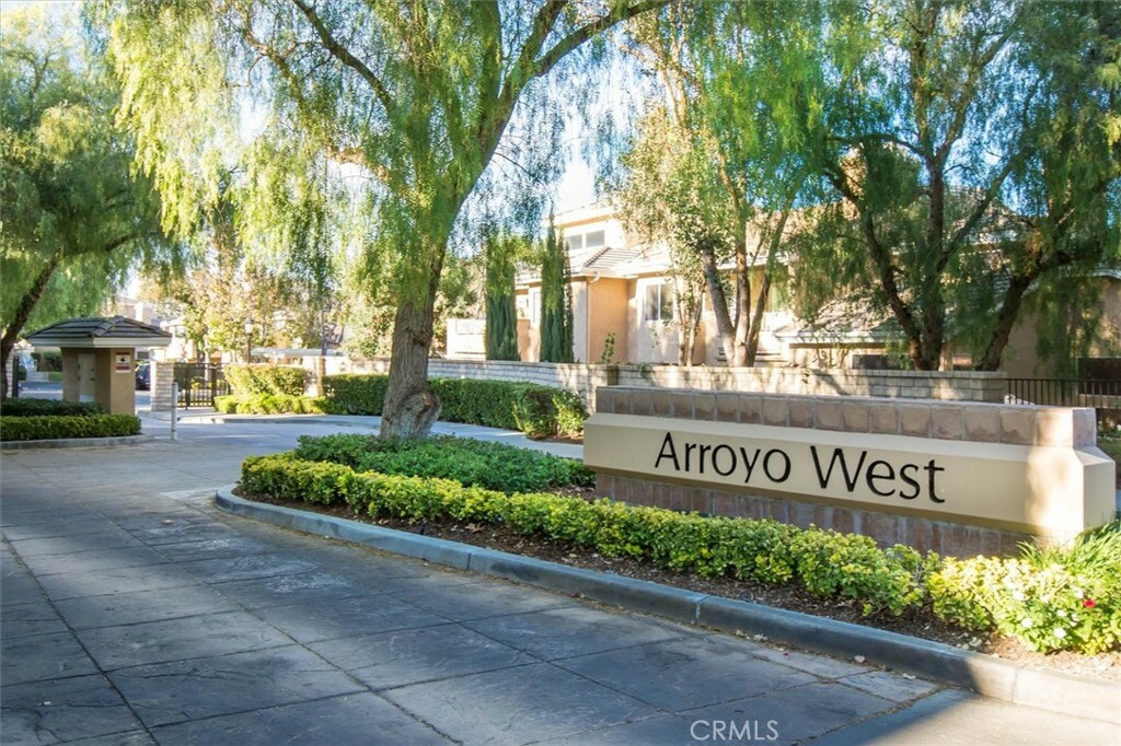 Property Photo:  24023 Arroyo Park Drive 16  CA 91355 