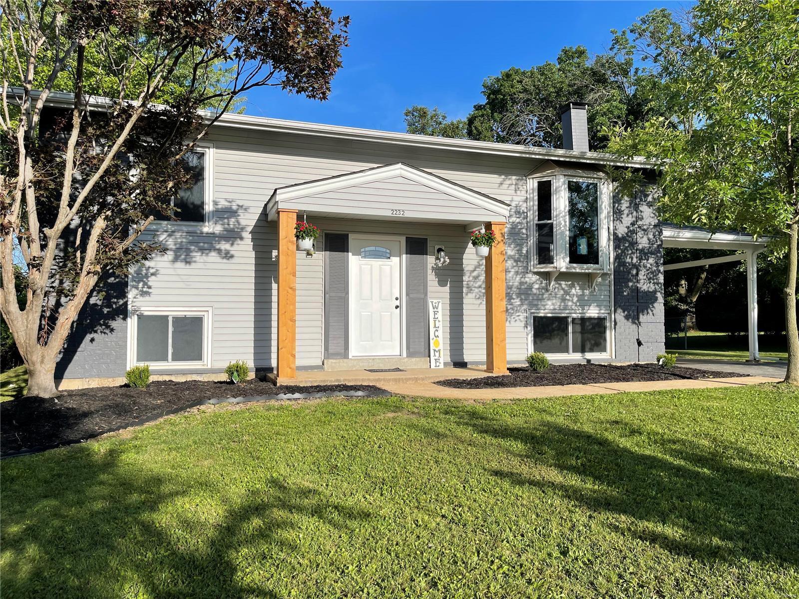 Property Photo:  2232 Westglen Park Drive  MO 63043 