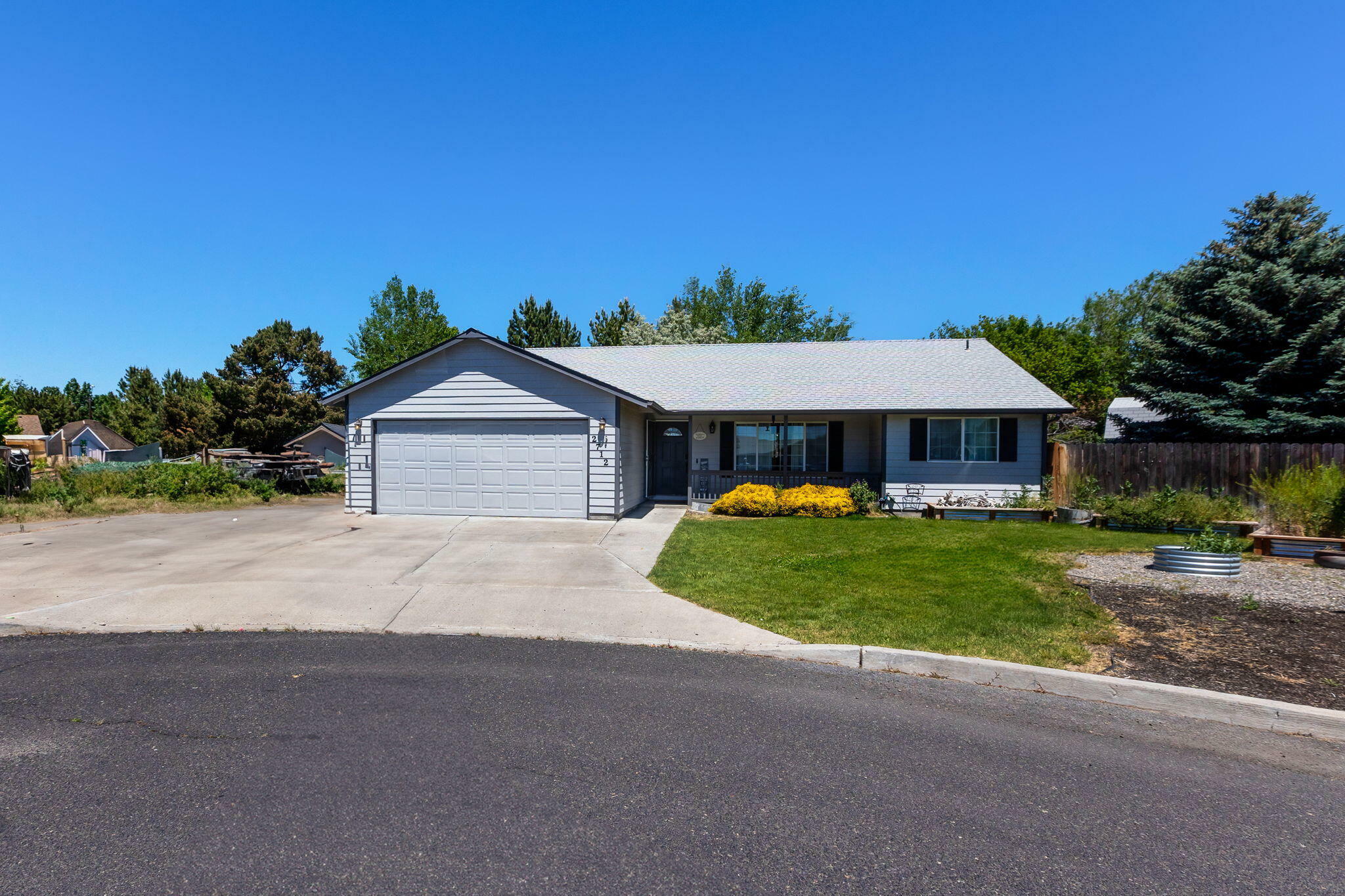 Property Photo: 2712 NE Huckleberry Court OR 97754