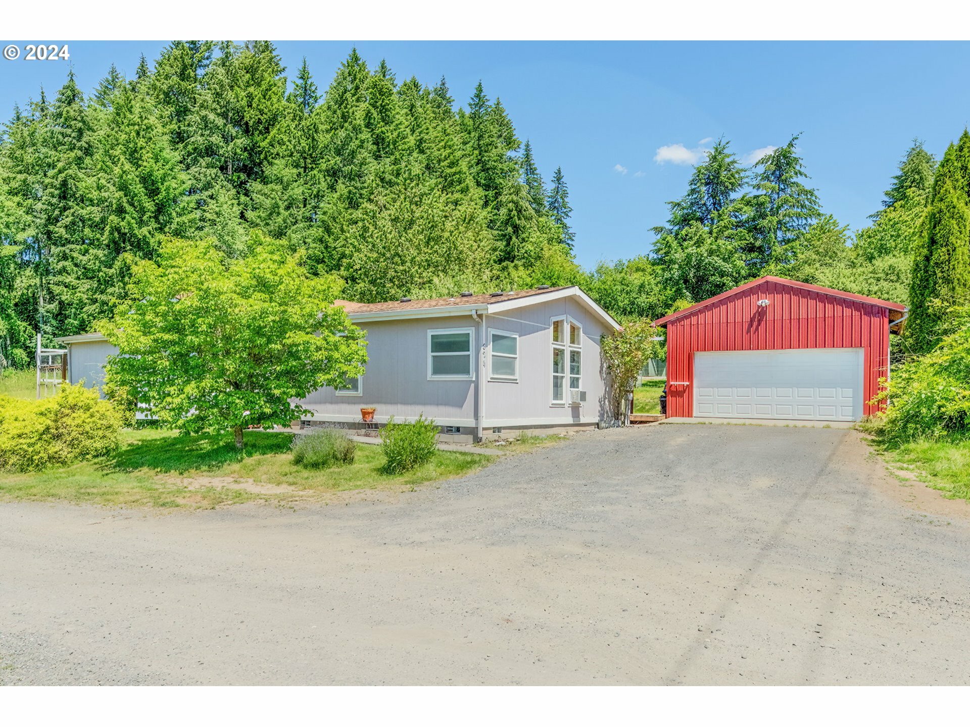 Property Photo:  624 G St  WA 98593 