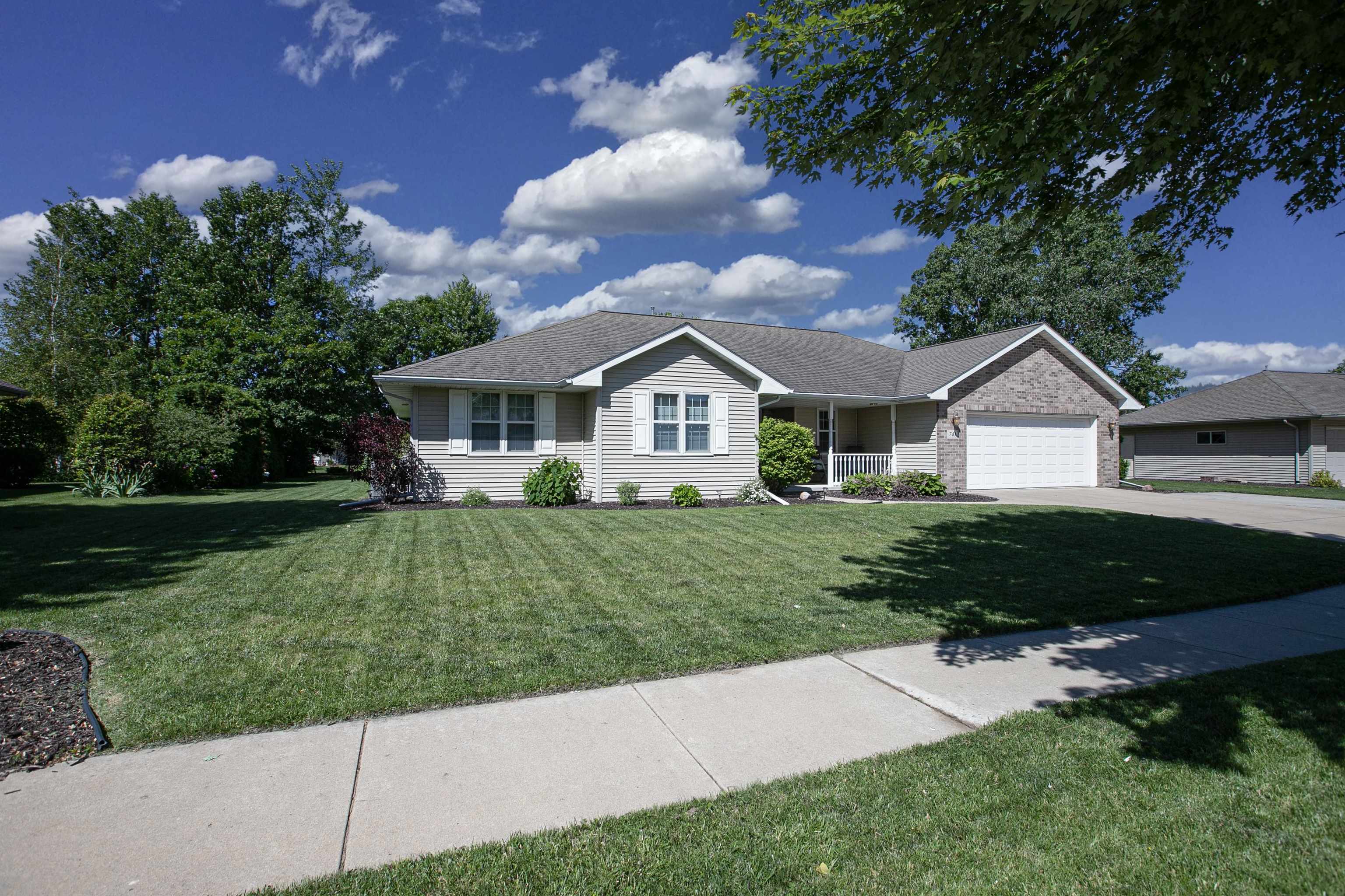 Property Photo:  781 East River Drive  WI 54115 