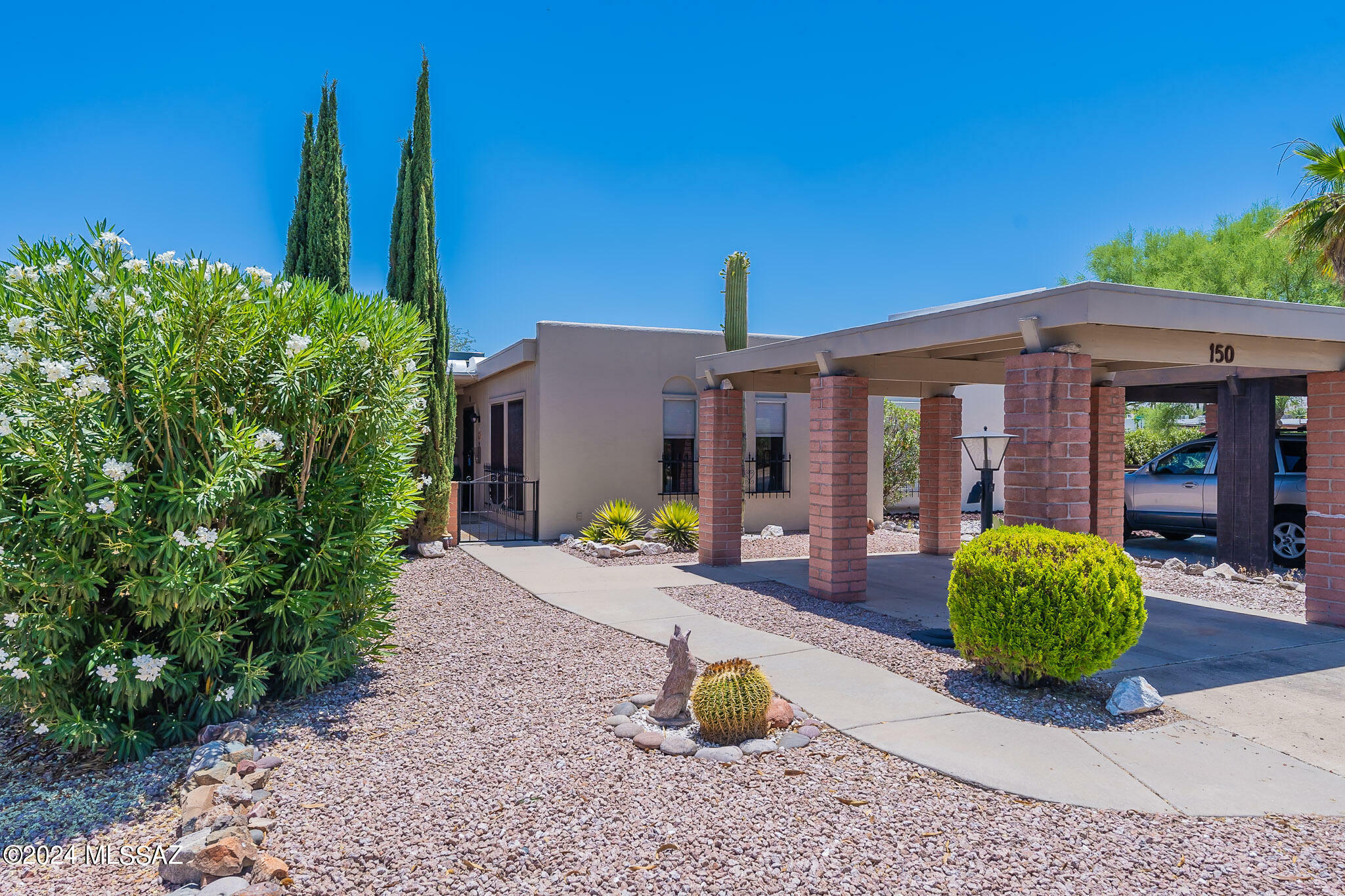 Property Photo:  150 N Paseo De Los Conquistadores  AZ 85614 