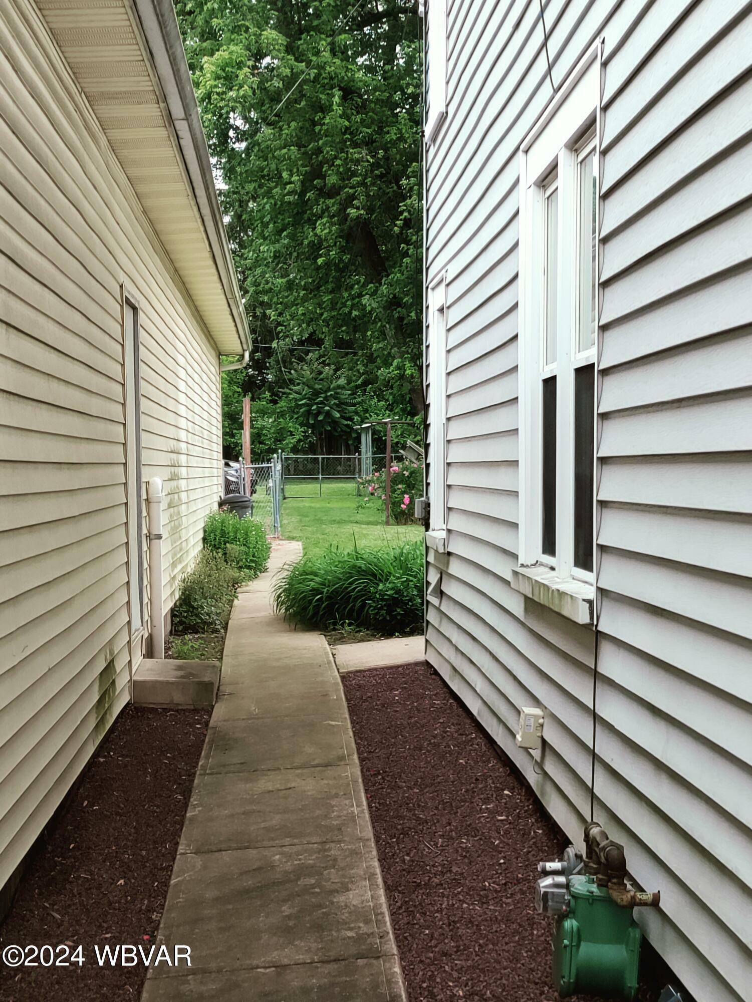 Property Photo:  1019 Washington Boulevard  PA 17701 