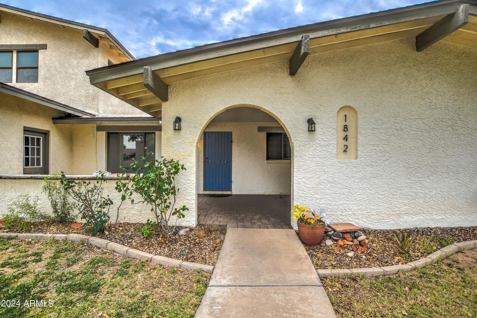 Property Photo:  1842 N Kachina --  AZ 85203 
