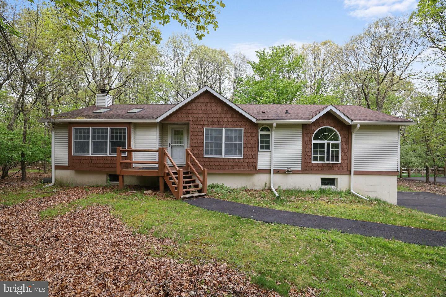 Property Photo:  15 White Oak Drive  PA 18229 