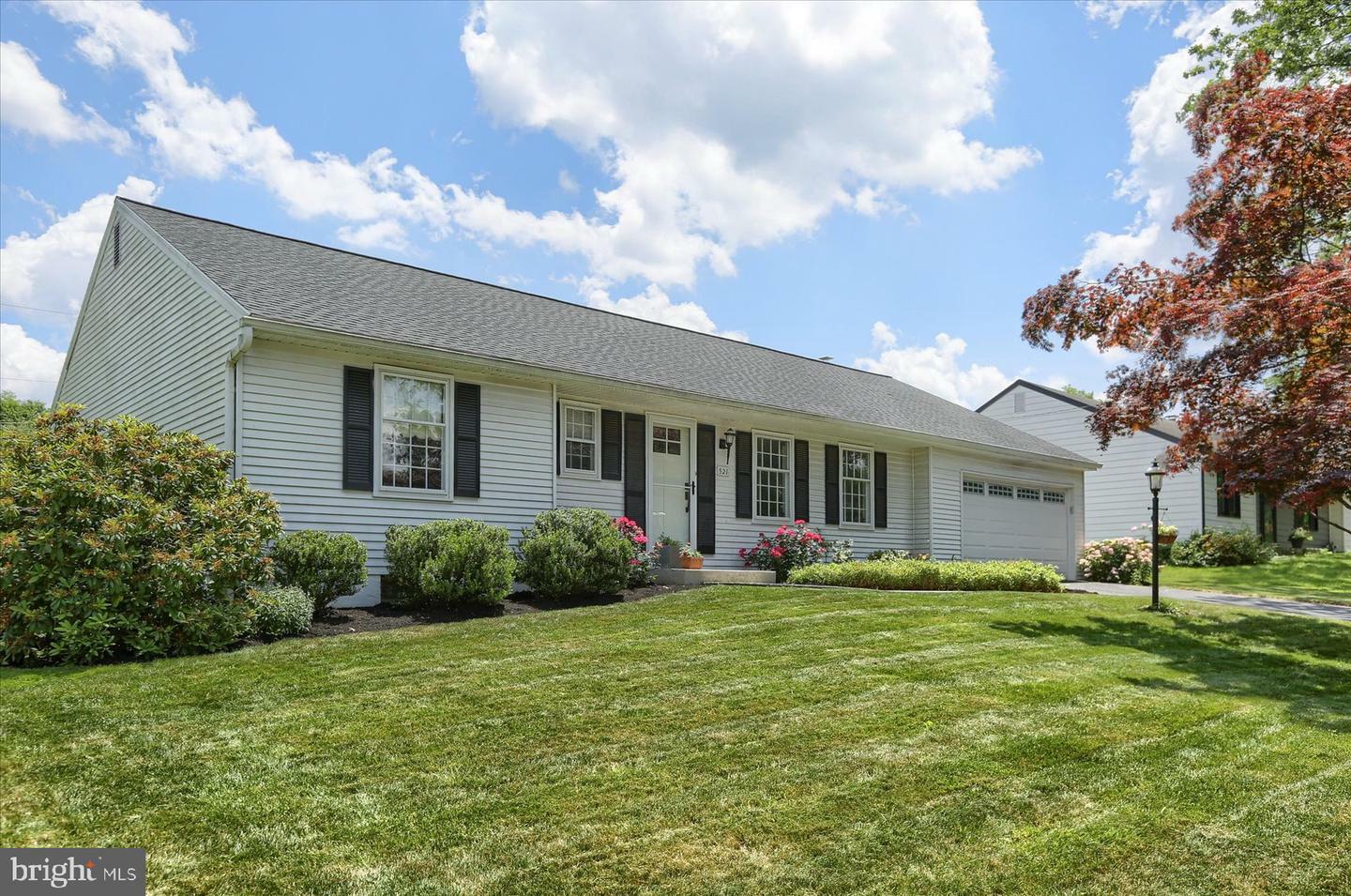 Property Photo:  521 Joyce Road  PA 17011 