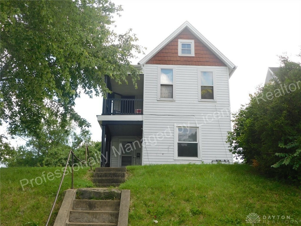 Property Photo:  1111 W Mulberry Street  OH 45506 