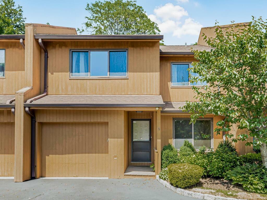 Property Photo: 200 California Road 6 NY 10708