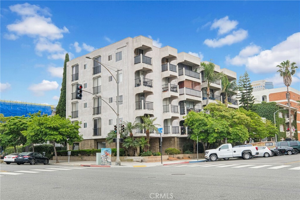 Property Photo:  350 Cedar Avenue 506  CA 90802 