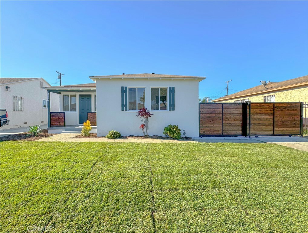 Property Photo:  2117 W 152nd Street  CA 90220 