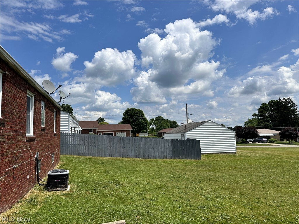 Property Photo:  301 Park Drive  OH 44405 