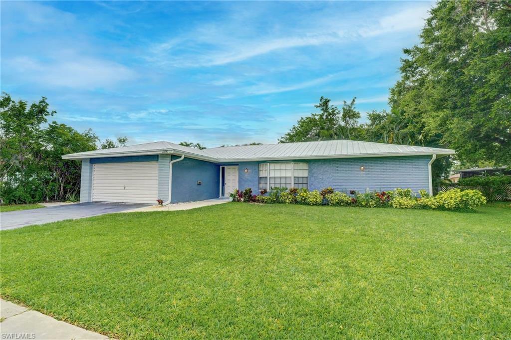 Property Photo:  2250 Poinciana St  FL 34105 