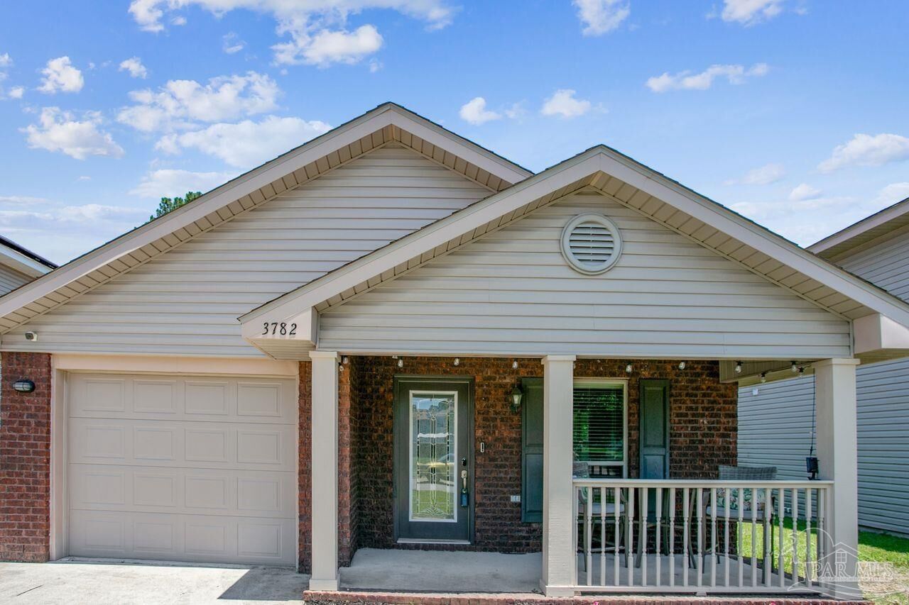 Property Photo: 3782 Weatherstone Cir FL 32507