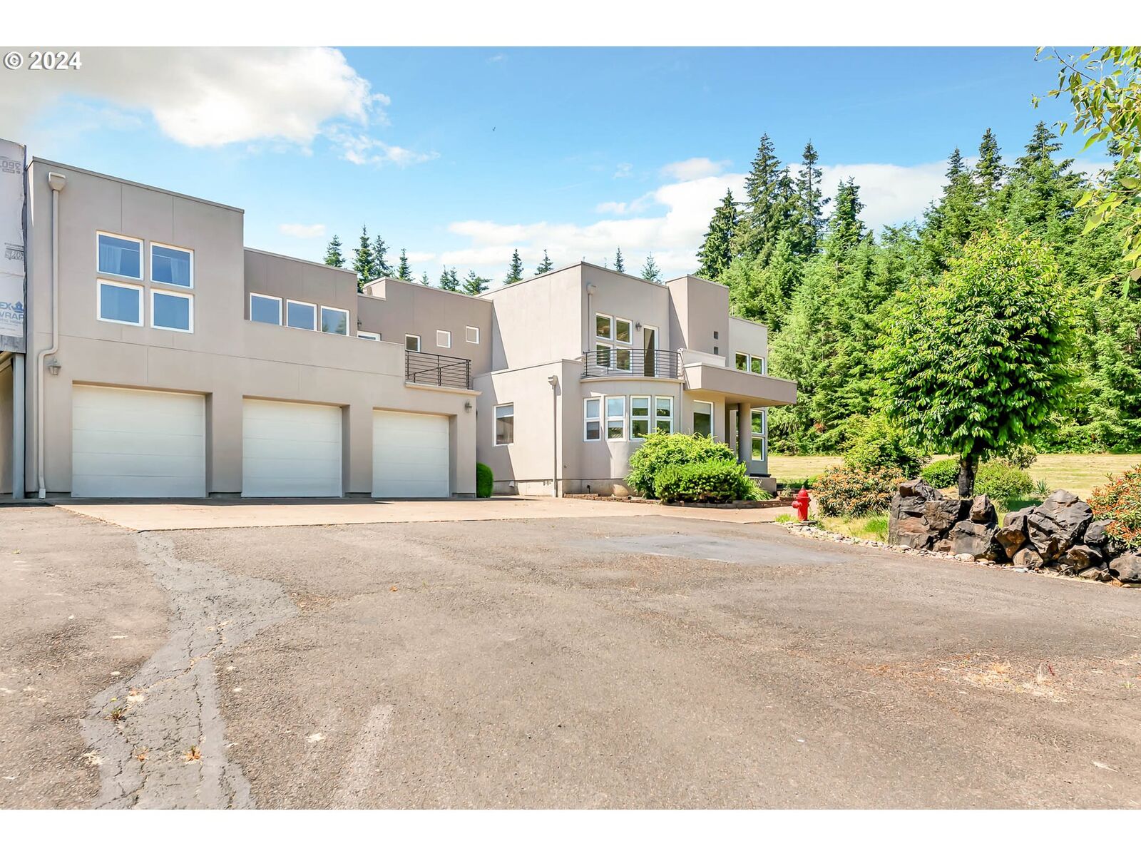 Property Photo: 35956 Highway 58 OR 97455