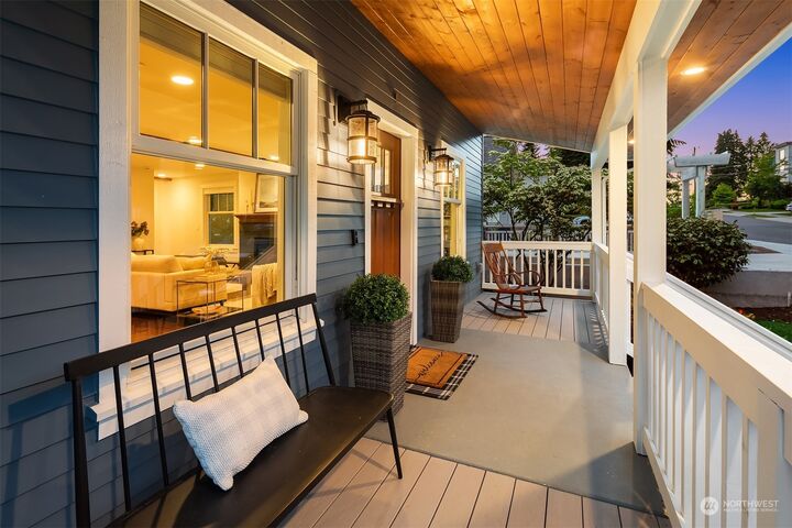 Property Photo:  1036 4th Street  WA 98033 