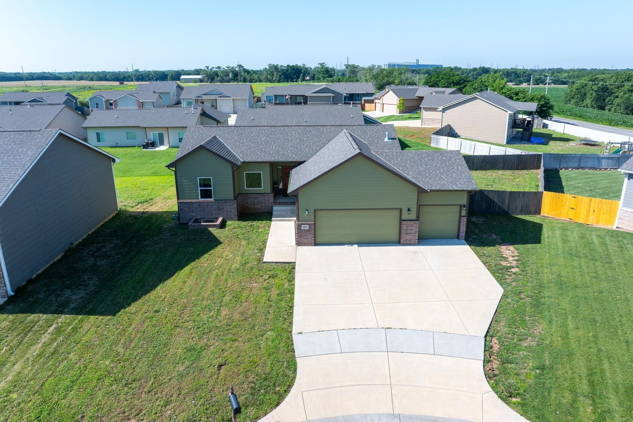 Property Photo:  4605 S Flora Ct  KS 67215 