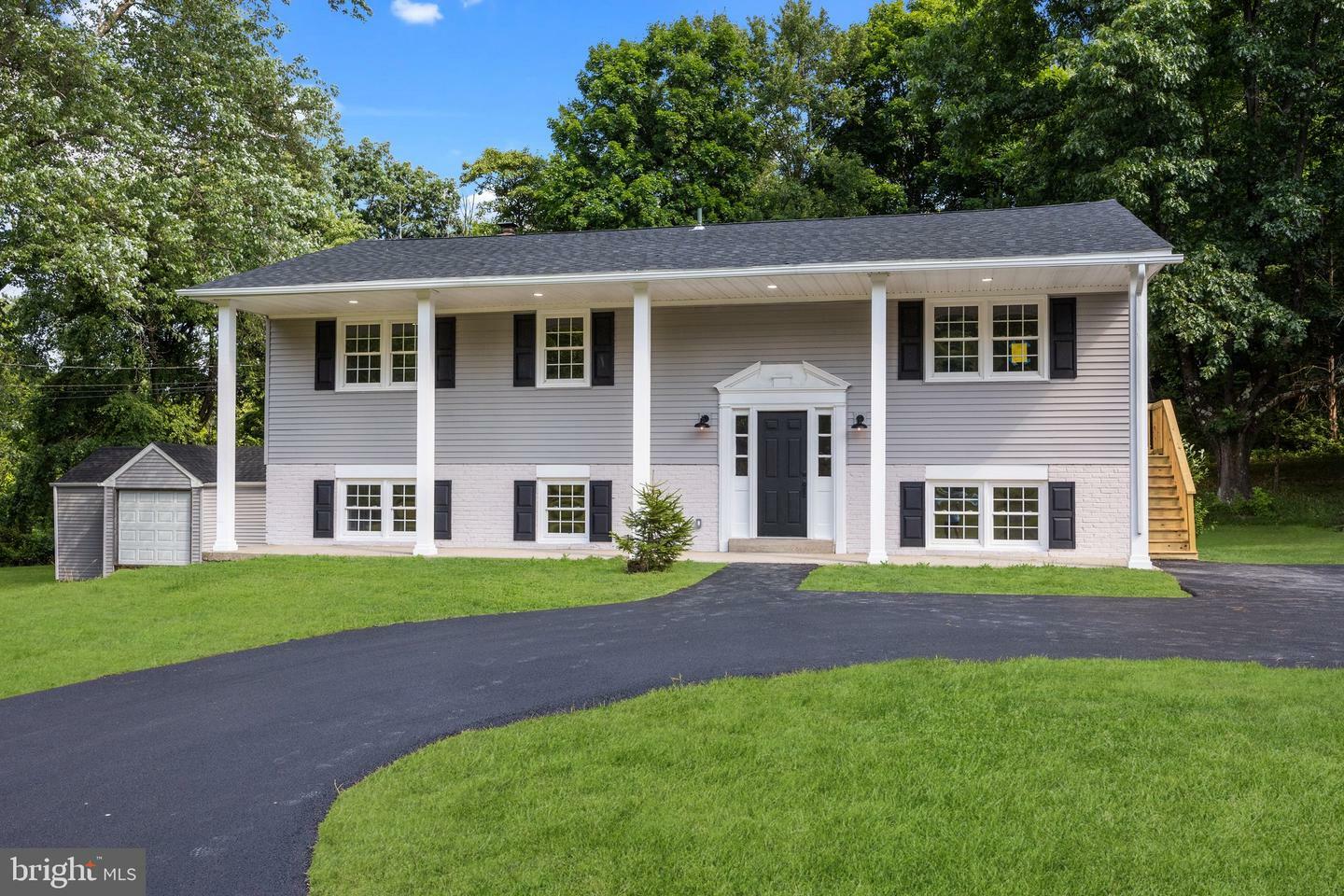 Property Photo:  6720 Upper York Road  PA 18938 