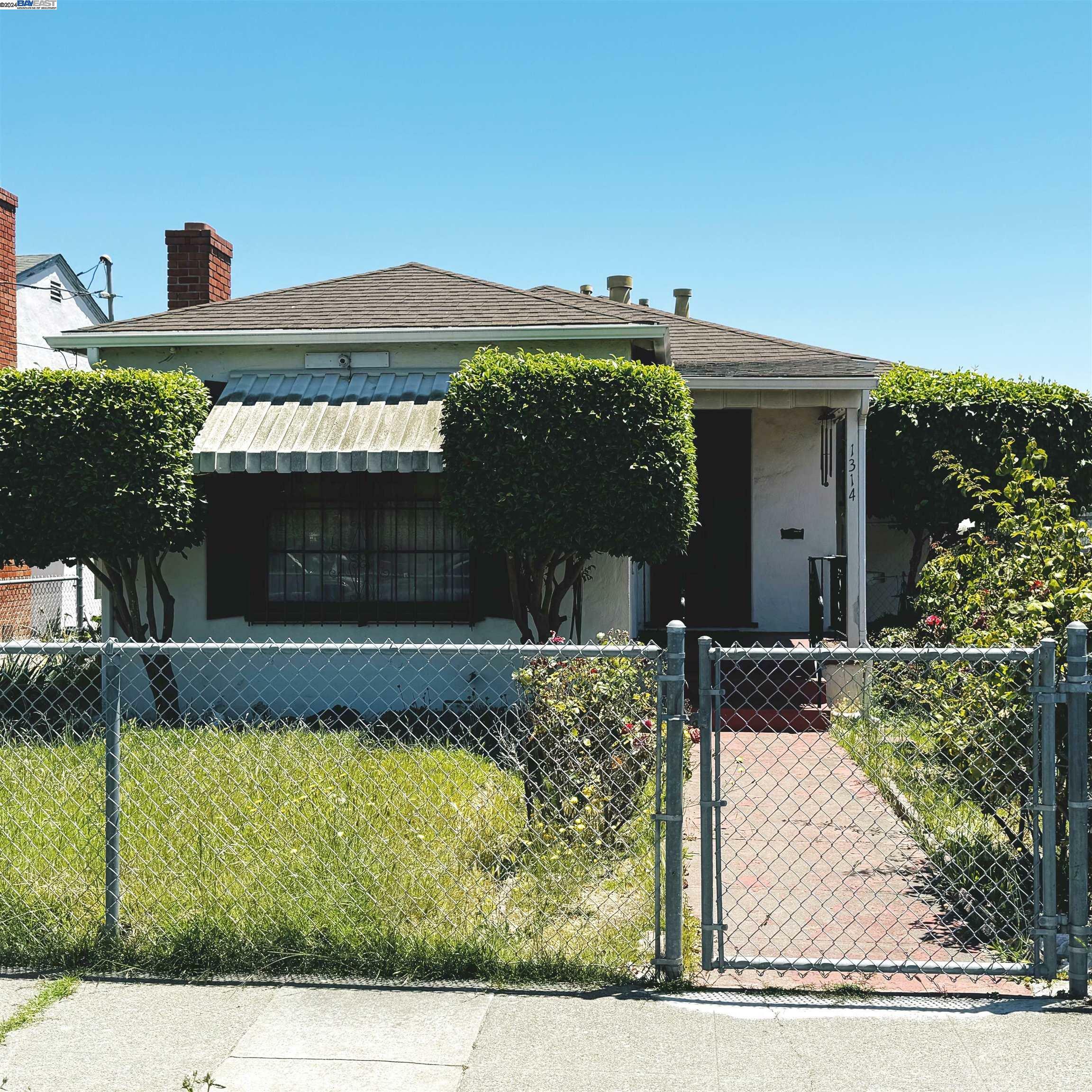 Property Photo:  1314 102nd Ave  CA 94603 