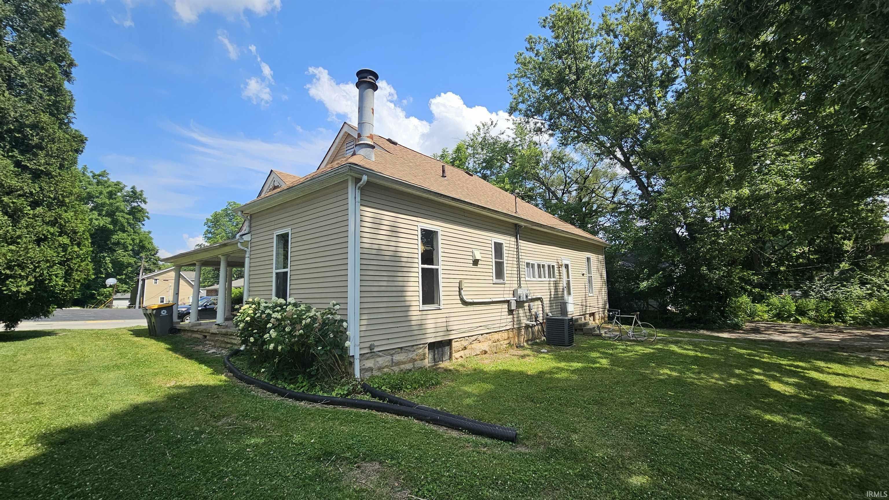 Property Photo:  614 S Lincoln Street  IN 47401 