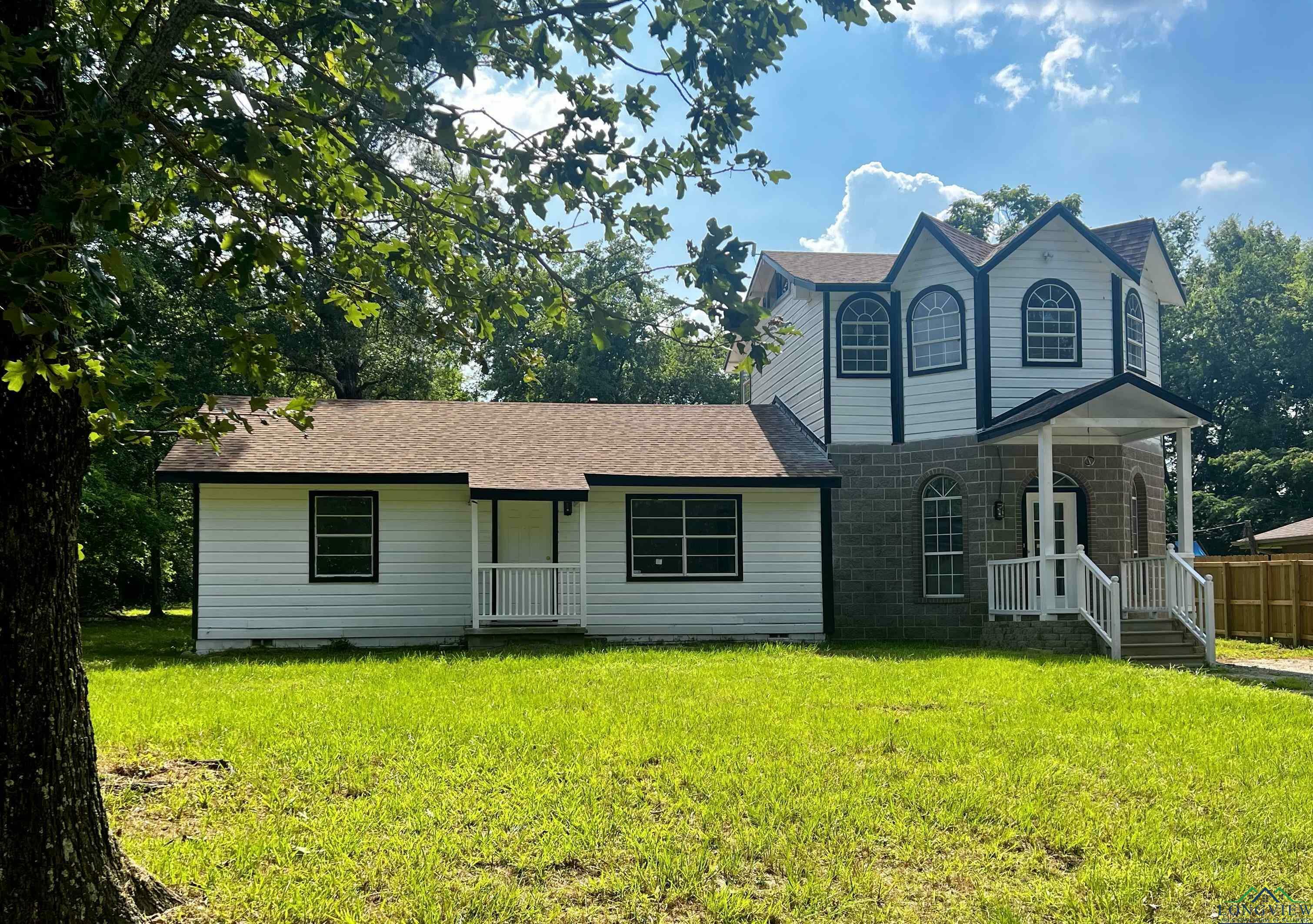 Property Photo:  308 S Chestnut  TX 75650 