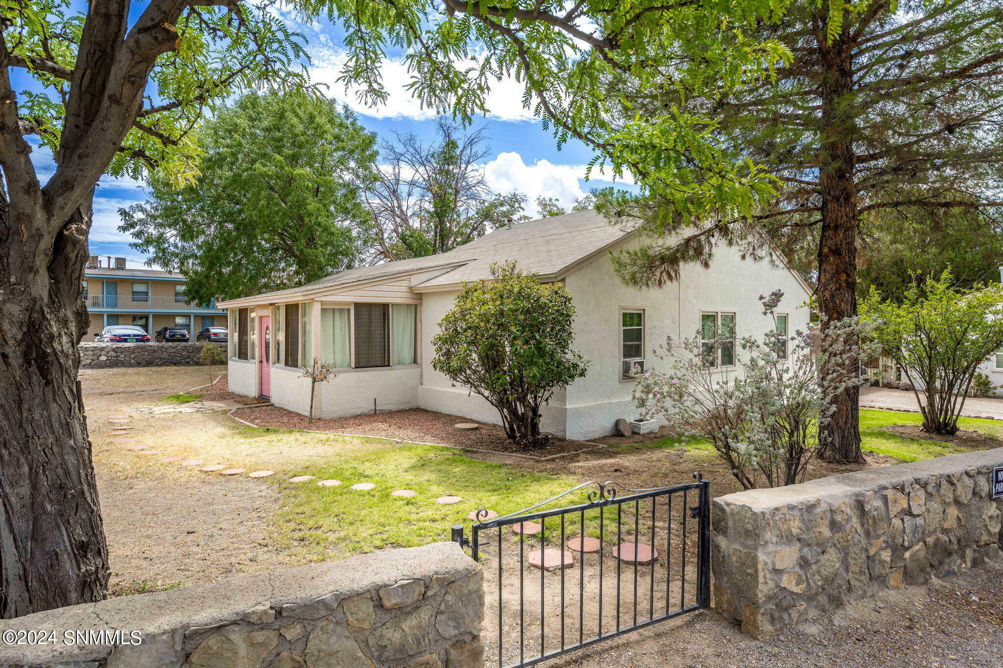 Property Photo:  2410 S Espina Street  NM 88001 