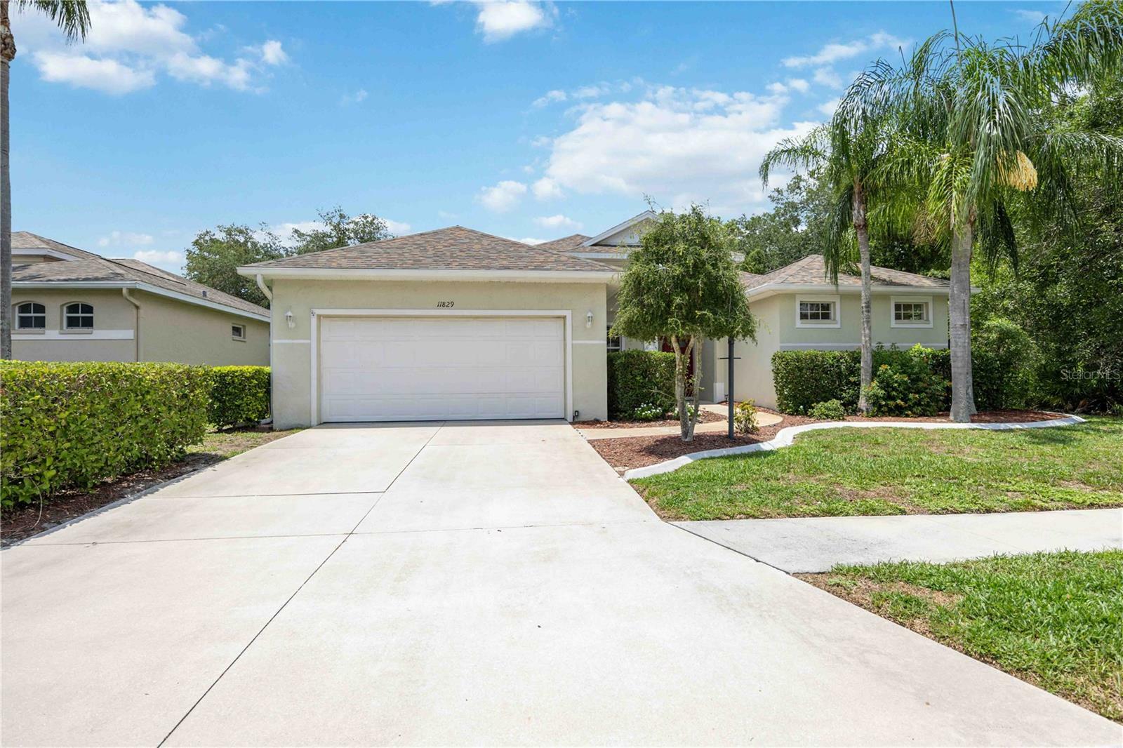 Property Photo:  11829 Winding Woods Way  FL 34202 