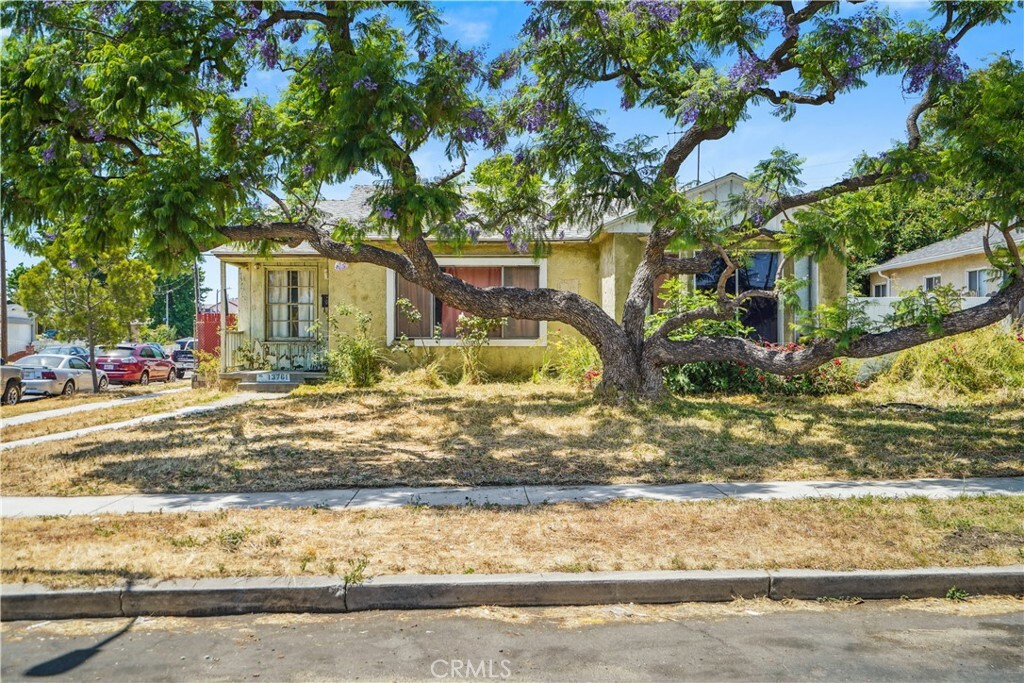 House for sale in Arleta 13761 Bracken Street, Arleta, CA 91331