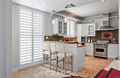 Property Photo: 4949 Genesta Avenue 406 CA 91316