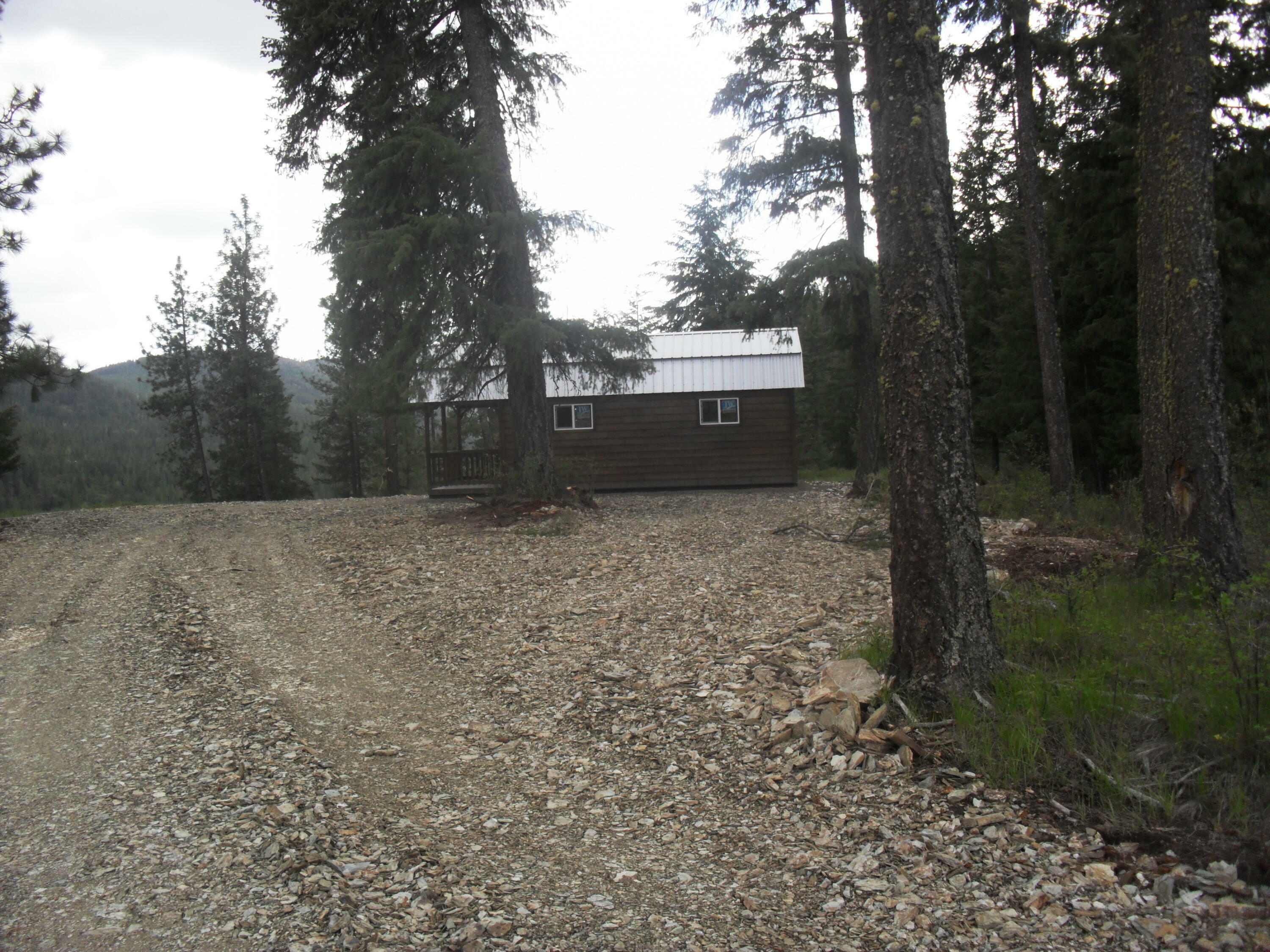 Property Photo:  865-D Aladdin Rd  WA 99114 