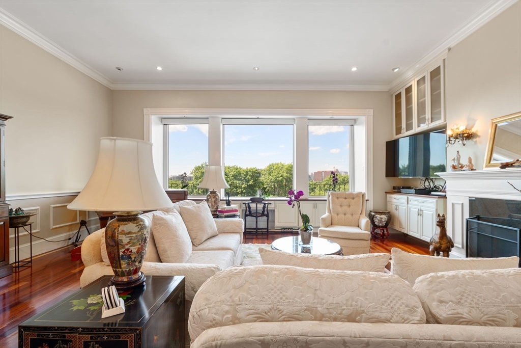 Property Photo:  232 Beacon Street 6  MA 02116 