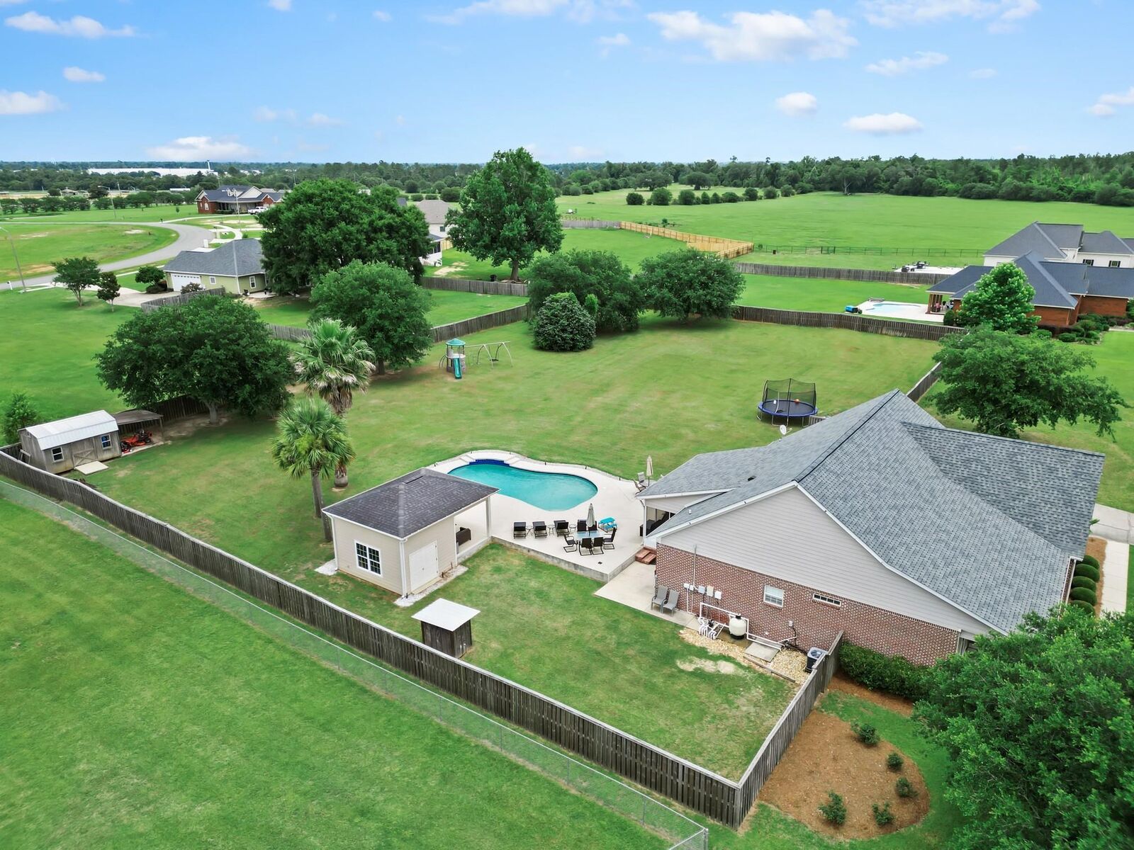 Property Photo: 3620 Greenfield Drive FL 32446