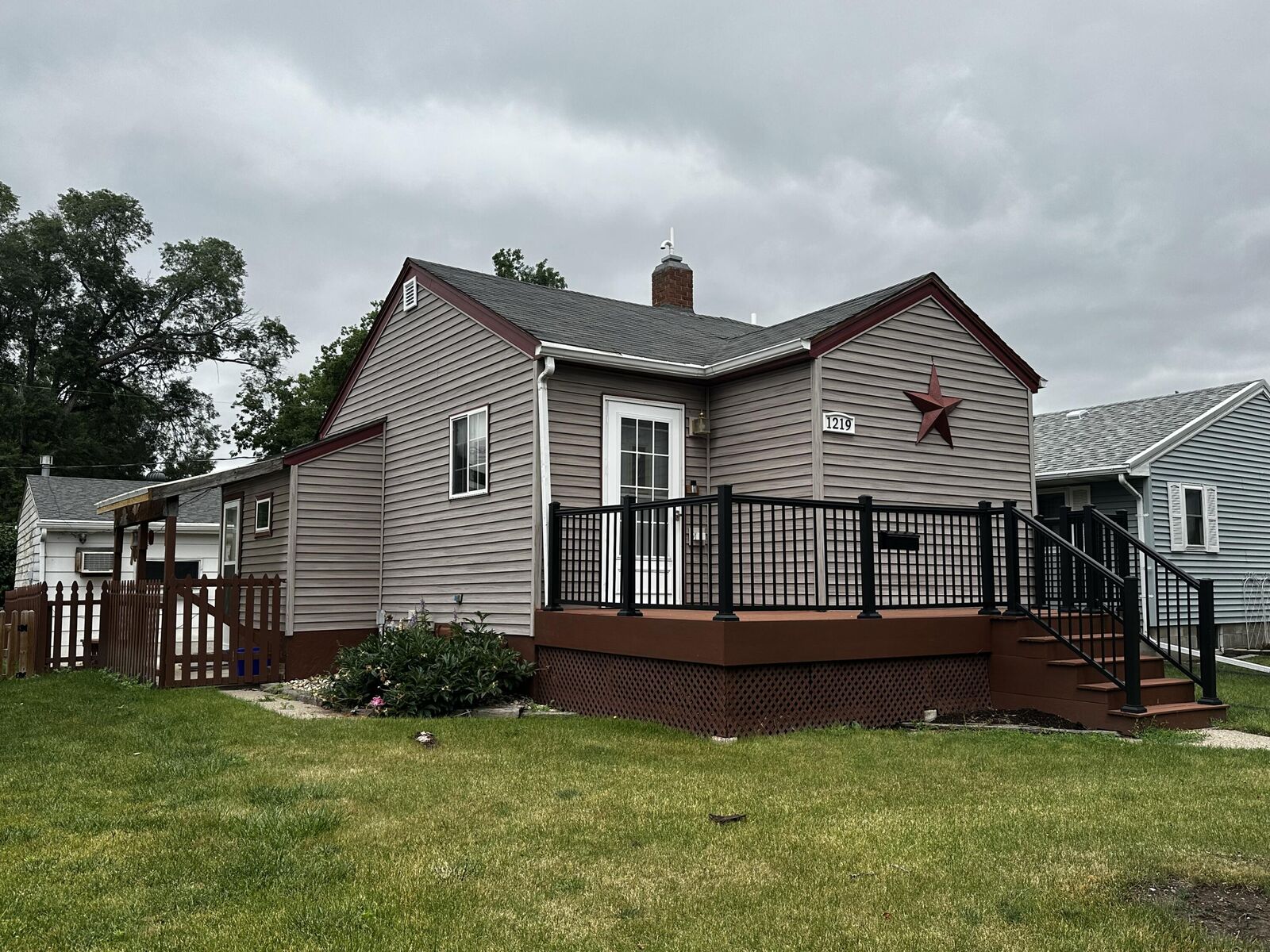 Property Photo:  1219 SE 3rd Ave  SD 57401 