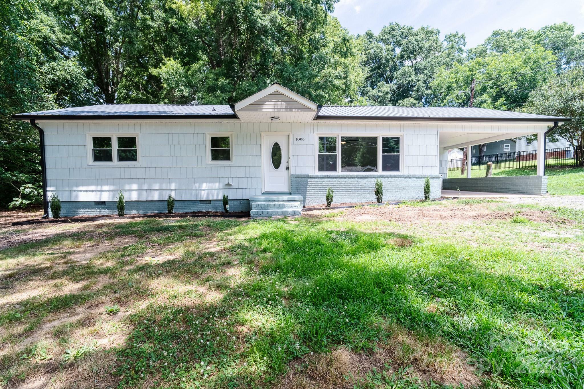 Property Photo:  1806 Kingsley Drive  NC 28001 