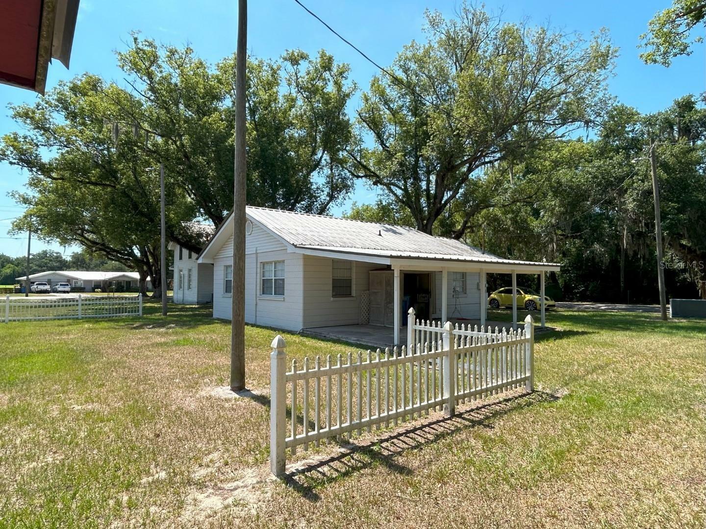 Property Photo:  3310 Moores Lake Road  FL 33527 