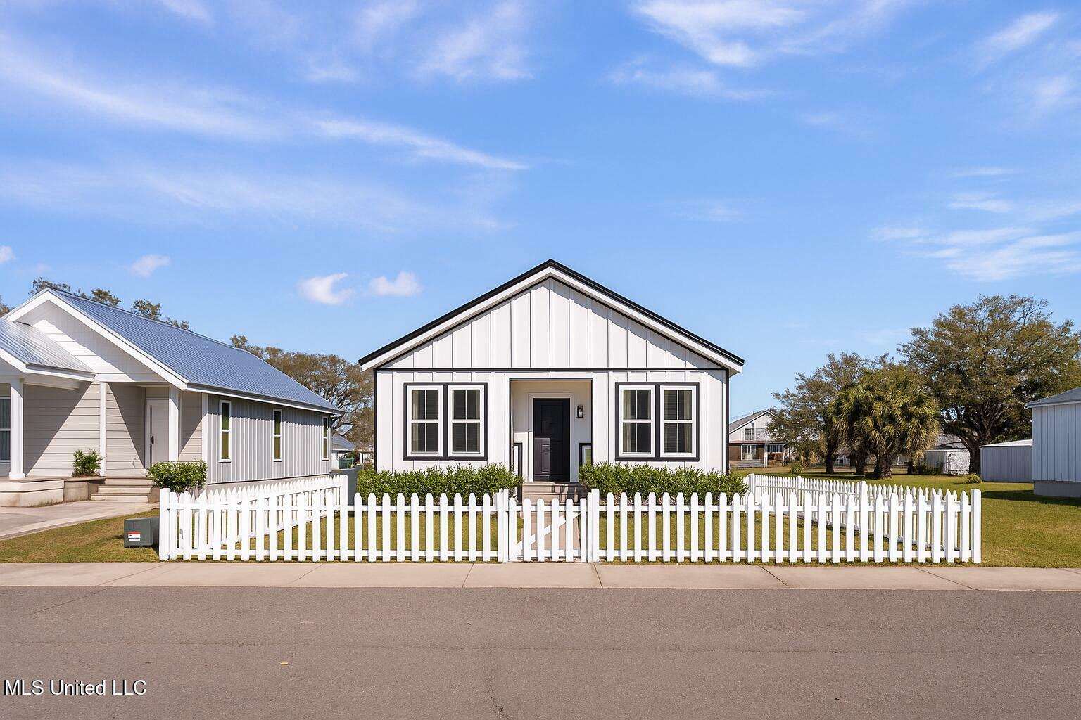 Property Photo:  156 Markham Drive  MS 39507 