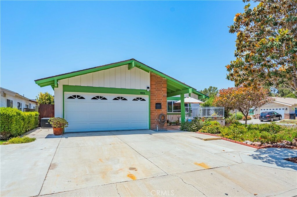 Property Photo:  11513 Manila Drive  CA 90630 