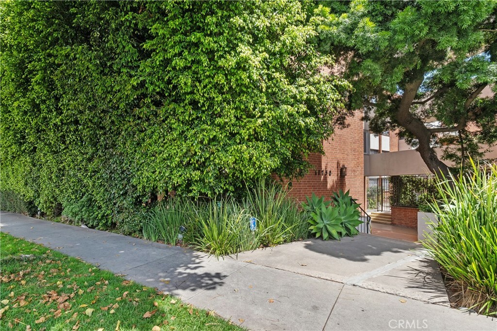 Property Photo:  11750 W Sunset Boulevard 310  CA 90049 