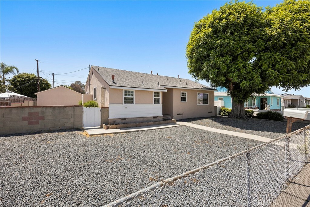 Property Photo:  1113 S Pine Drive  CA 92833 