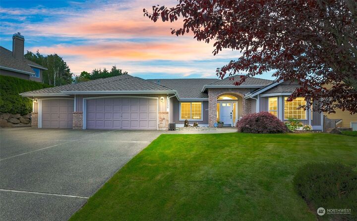Property Photo:  13539 42nd Avenue W  WA 98275 