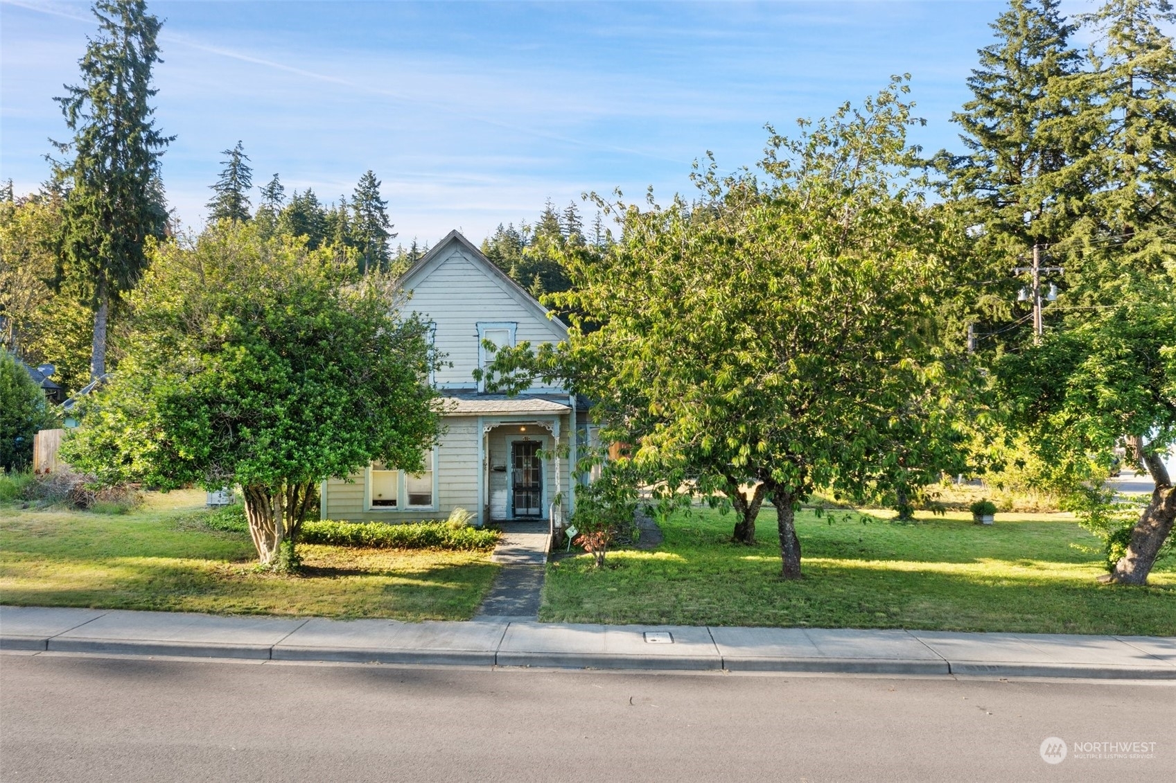 Property Photo:  510 W Birch Street  WA 98584 