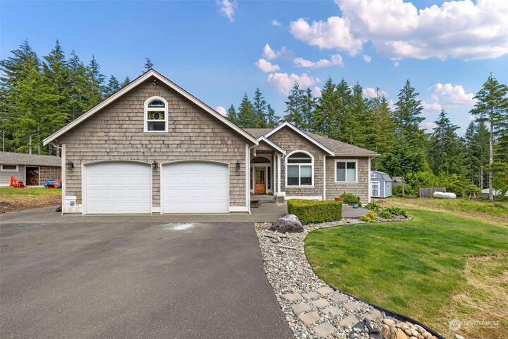 Property Photo:  131 E Skyview Court  WA 98584 