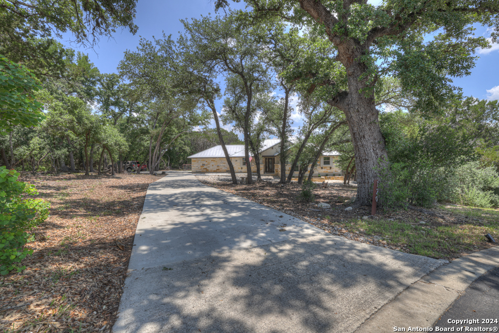Property Photo: 120 Sierra Way TX 78133